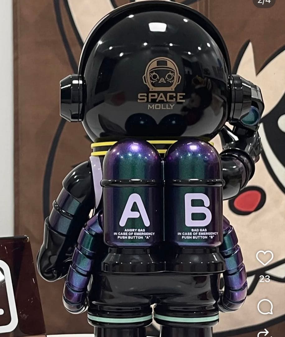 ポップマート MEGA SPACE MOLLY 400% EREBUS - メルカリ