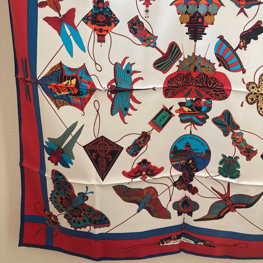 HERMES カレ90 シルク 凧 蝶 赤 鯉のぼり スカーフ シノワ エルメス