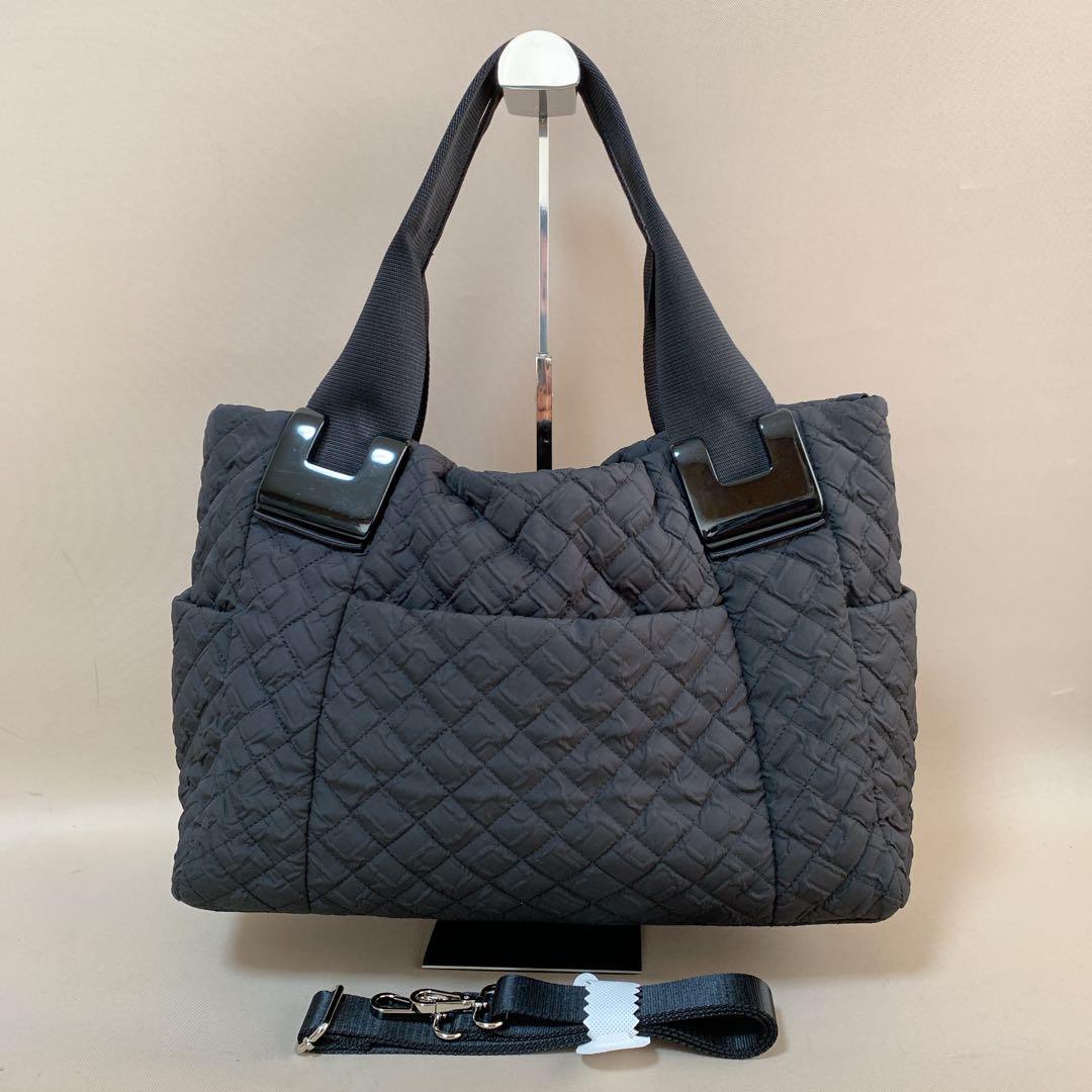イアパピヨネ《A4可/ショルダー付き》キルティング 樹脂パーツトートバッグ M