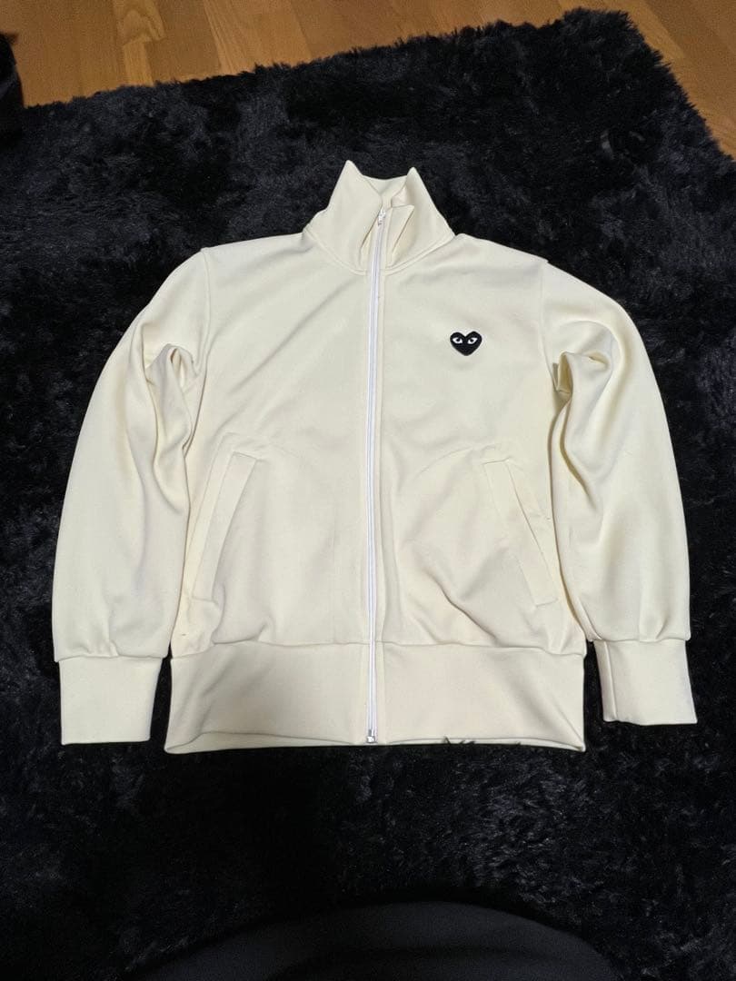 わ*い様 コムデギャルソントラックジャケット コム デ ギャルソン」の定番名品、ブラックのトラックジャケットを制服