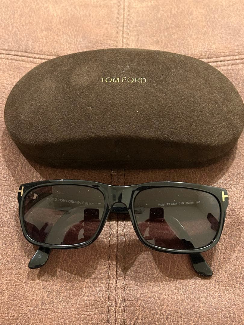TOM FORD ブラック サングラス ケース付き 美品 - メルカリ