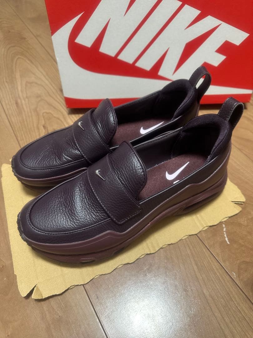 ナイキ ウィメンズ エア マックス フェノメナ　 25.5cm