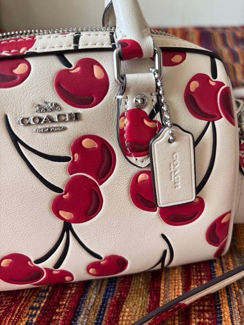 COACH チェリー柄 ショルダーバッグ - メルカリ