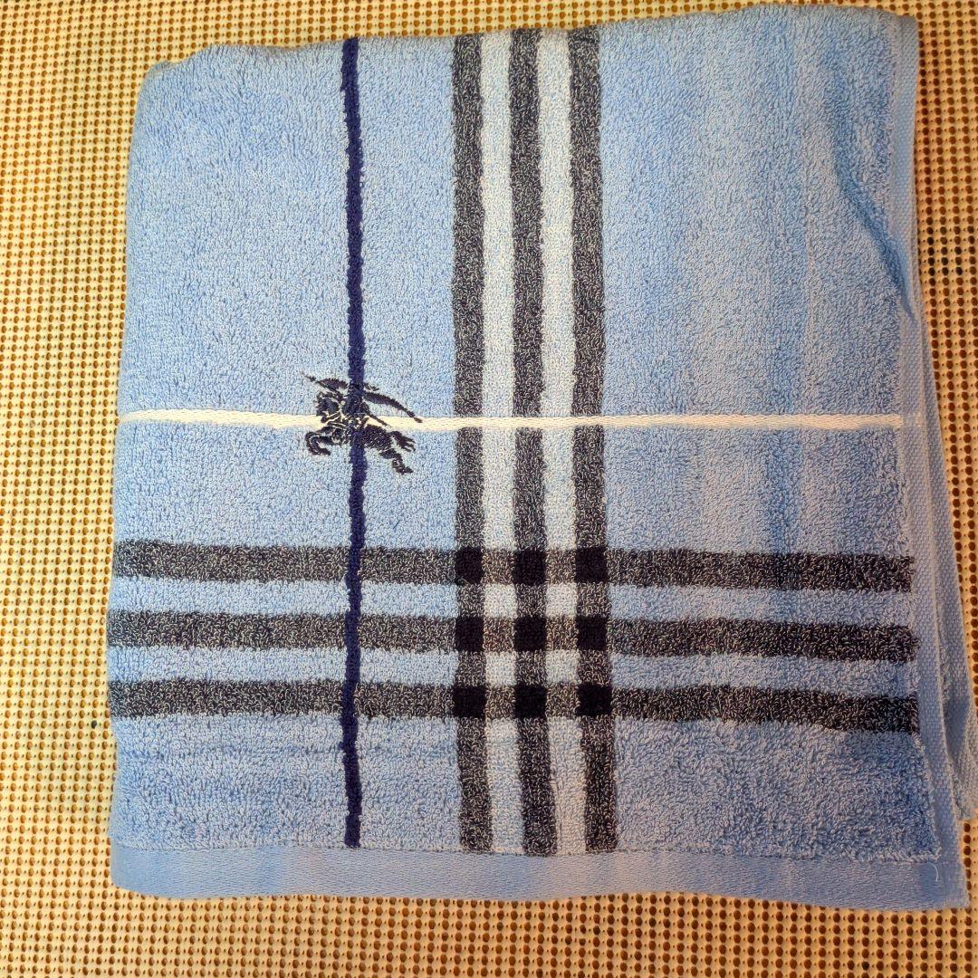 Burberry バスタオル 青系 チェック柄 - メルカリ