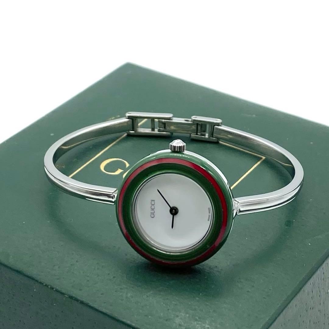 美品☆稼働 GUCCI チェンジベゼル シルバー 新品電池 レディース腕時計