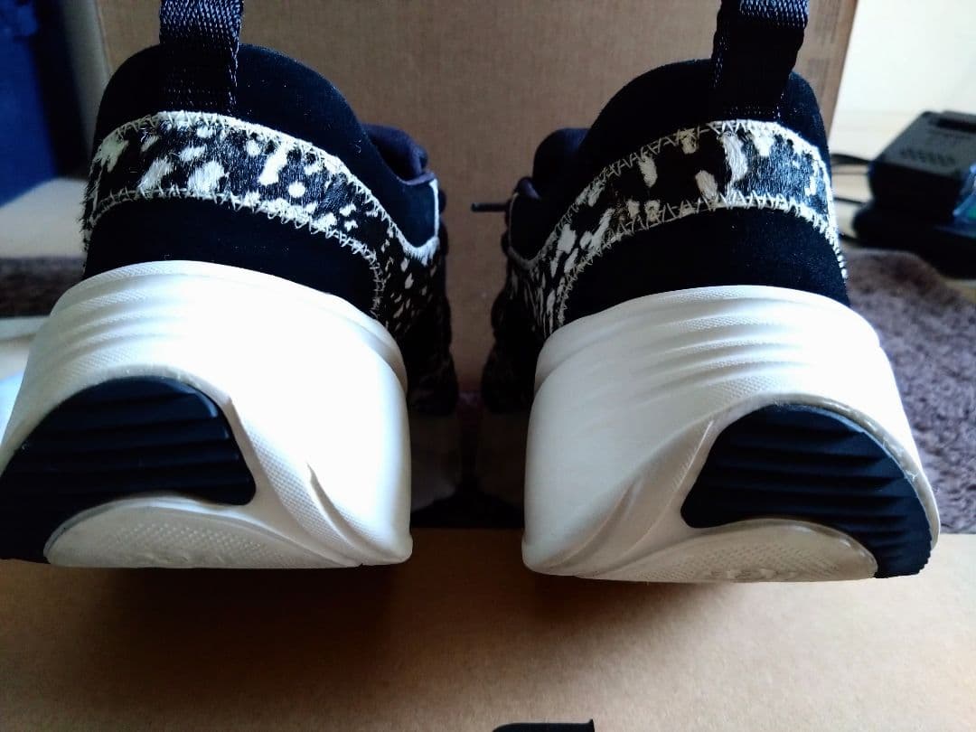 UGG アグ スニーカー Calle Lace Speckled 24.5cm