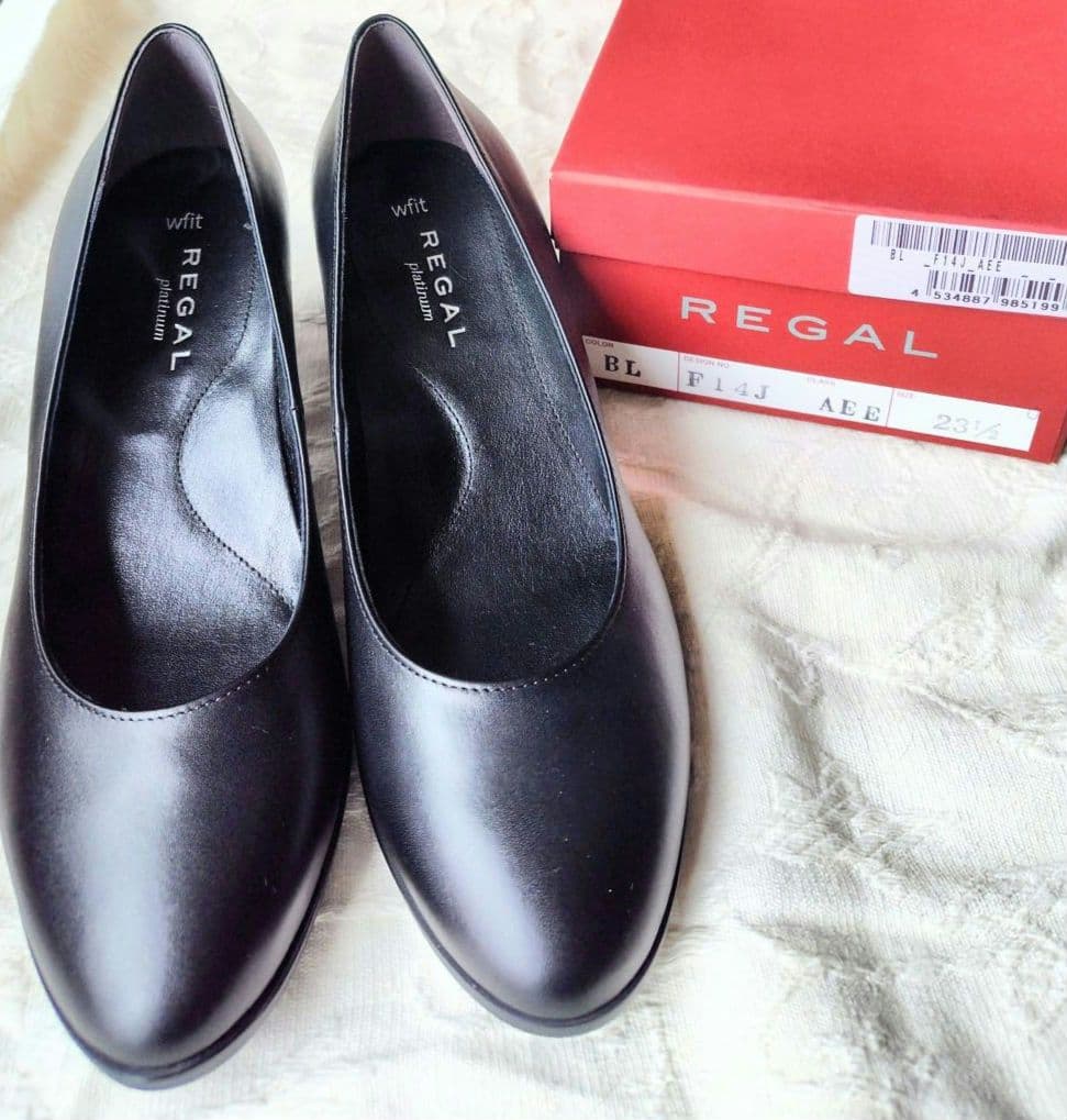 【美品】 REGAL 本革レディース パンプス　黒　23.5cm
