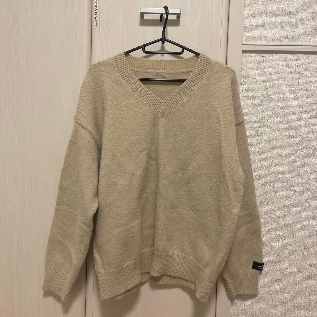 Dazy ベージュ Vネック 長袖ニット - メルカリ