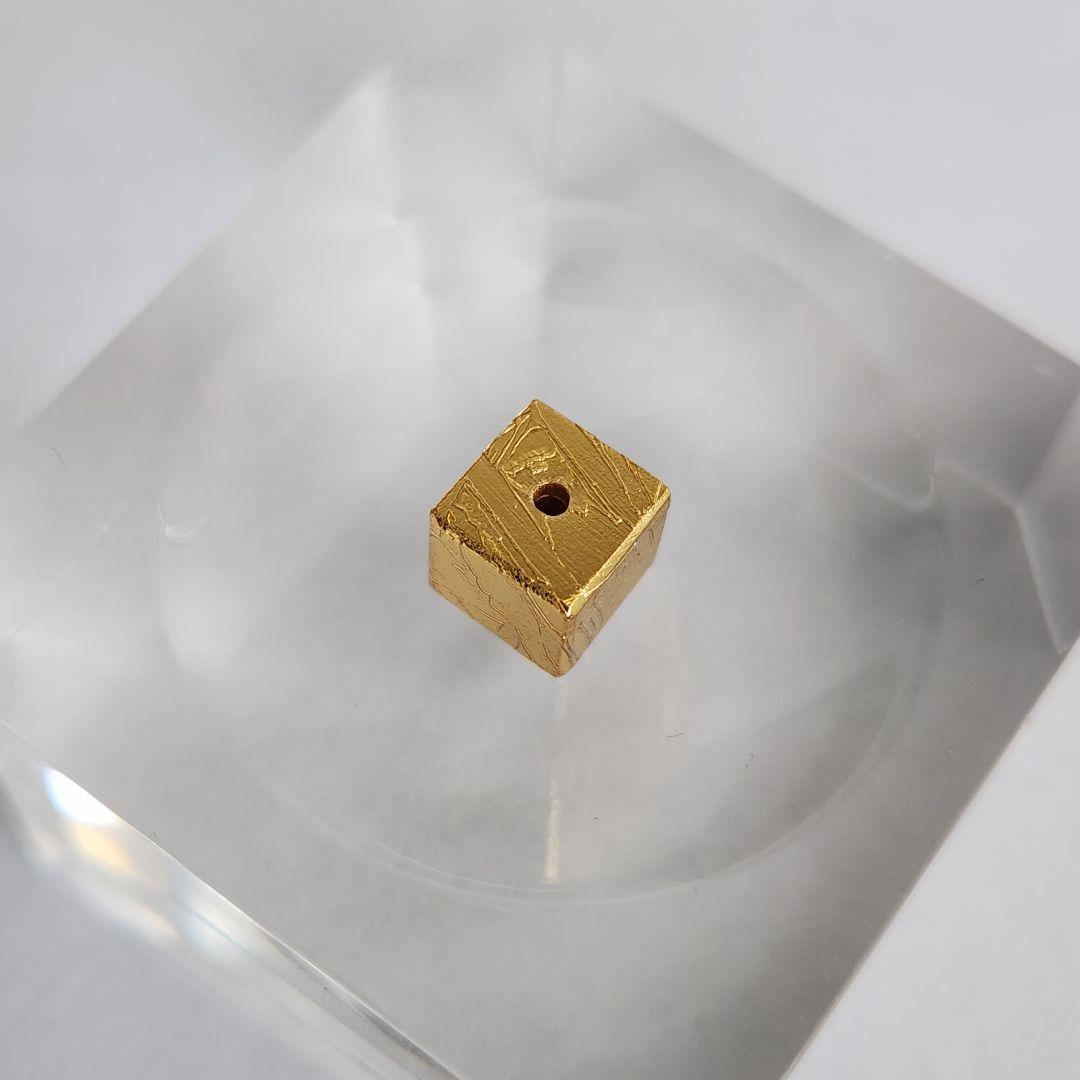 高品質 アルタイ 隕石 メテオライト 鉄隕石 粒売り G69b ゴールド