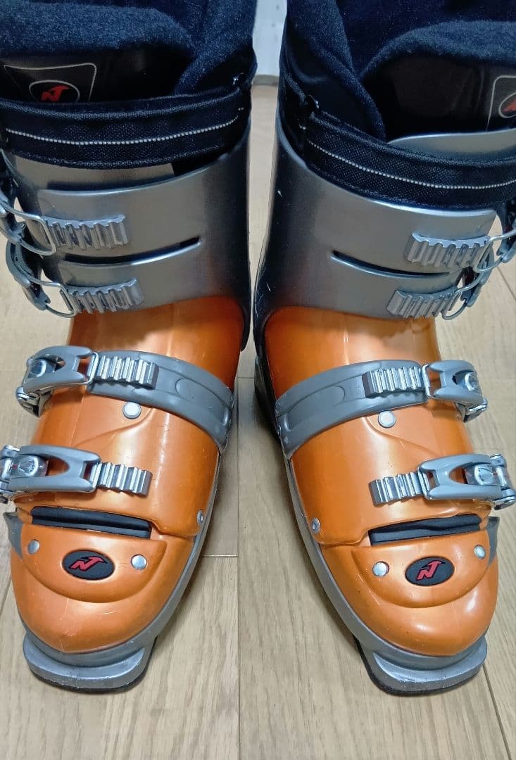 28.0〜28.5cm　メンズ　スキー用ブーツ　収納バッグつき　NORDICA