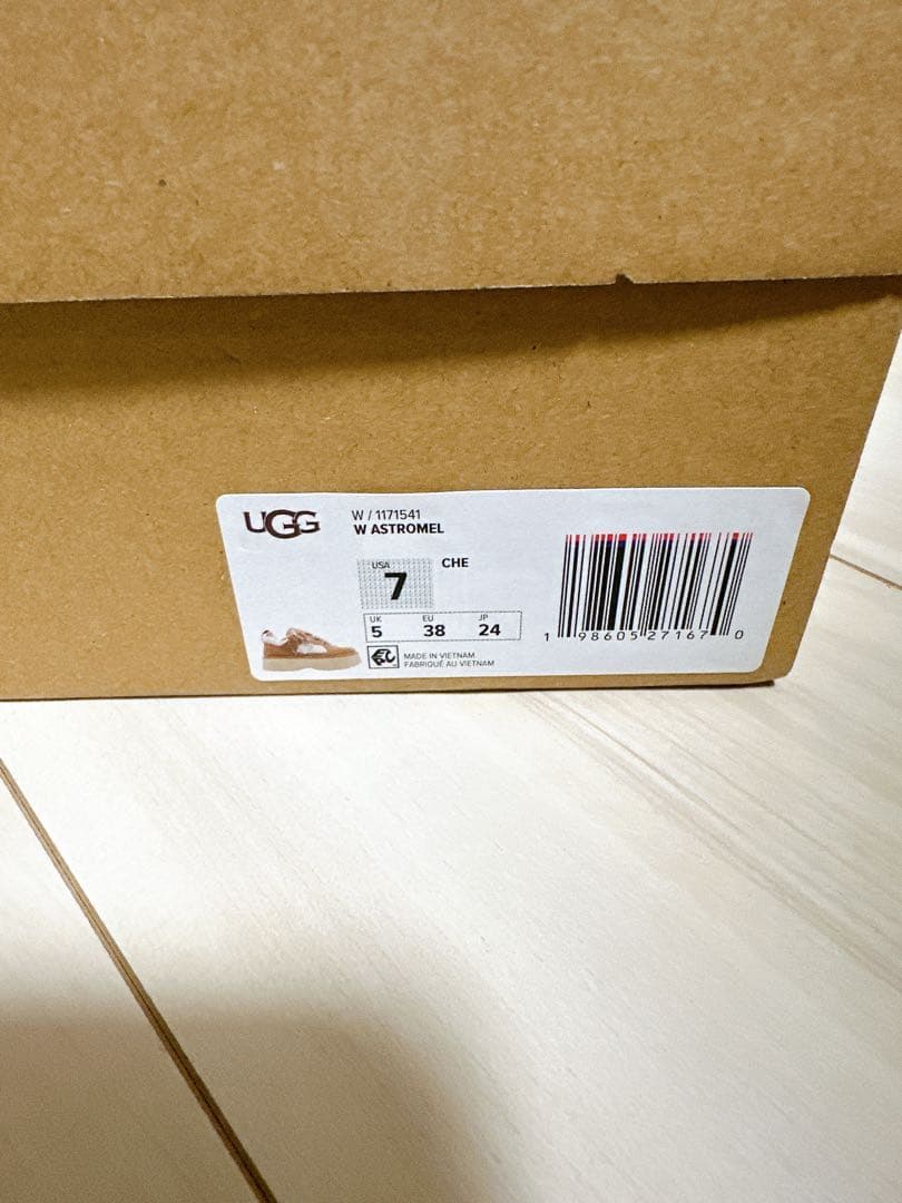 UGG ASTROMEL スニーカー 7 (38)24.0cm 新品未使用