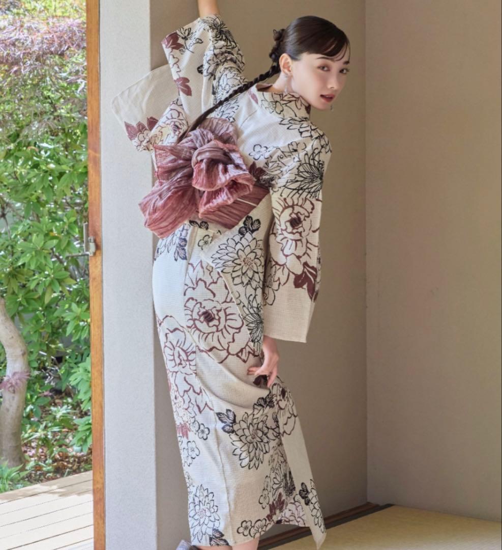 hinari × utatane浴衣セット 牡丹　ボルドー hinari（ヒナリ）の「hinari × utatane浴衣セット 牡丹（浴衣）」 - WEAR