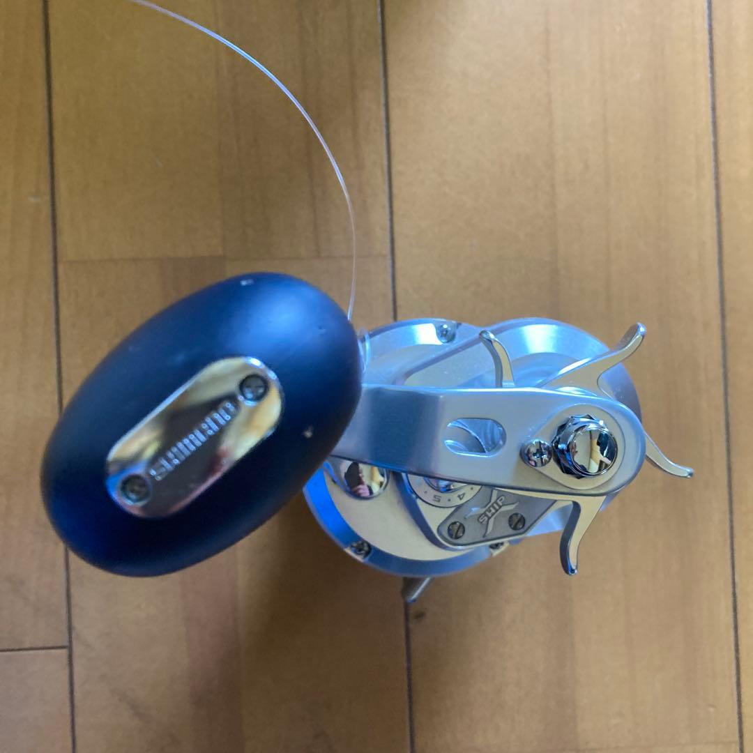 SHIMANO OCEA JIGGER 1500HG リールとジグ7本。 - メルカリ