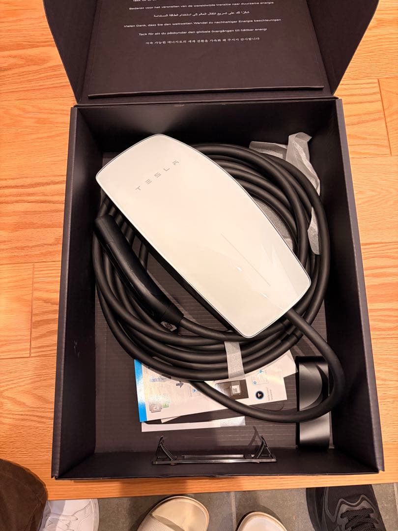 テスラ ウォールコネクター 充電器 - メルカリ