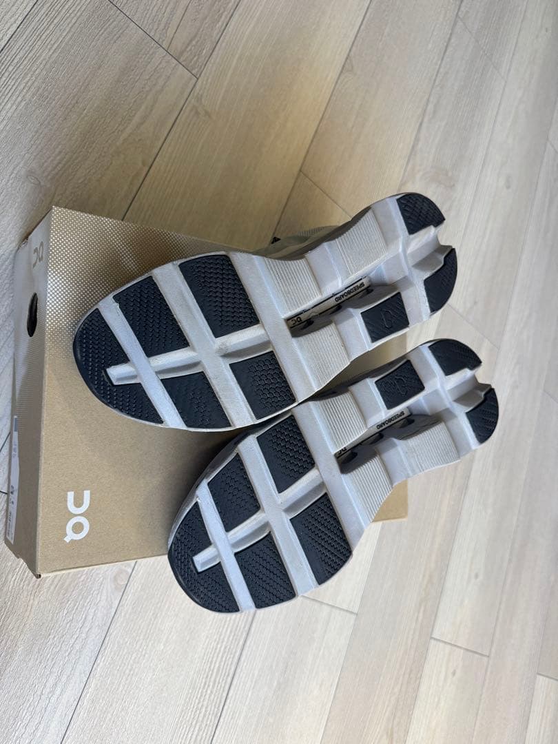 『正規品』on クラウドモンスター 26.5cm 箱無し