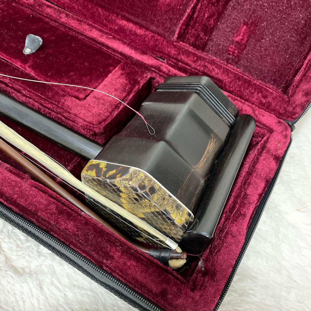 高級 二胡 張源精制 弦楽器 民族楽器 ハードケース 弓付属 和楽器 本革 萬菊根 二胡 優質紫檀 錫芸楽器 中国 民族楽器 弦楽器 ケース付 弓付