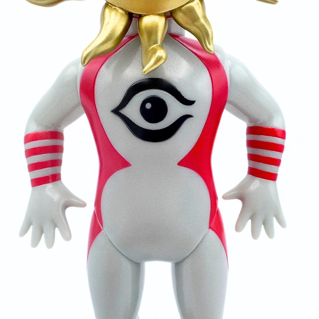 奇譚クラブ 奇獣大行進シリーズ タローマン ソフビ フィギュア - メルカリ