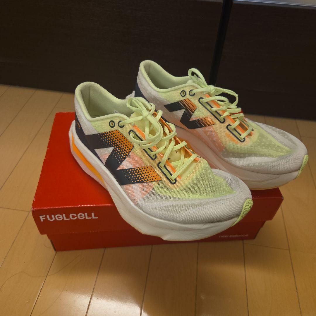 ニューバランス FuelCell SuperComp Elite v4　26.5 Amazon.com | New Balance Women's FuelCell SuperComp Elite V4