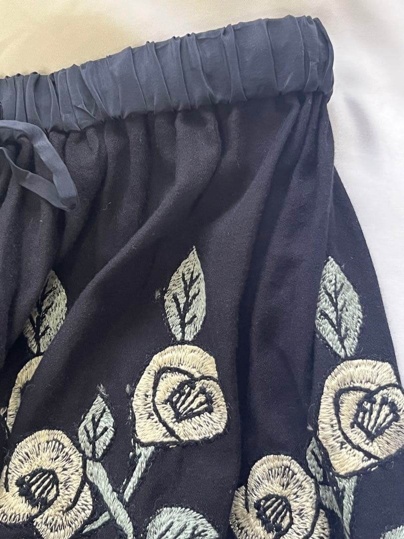 新品 ミナペルホネン swing camellia スカート スイングカメリア