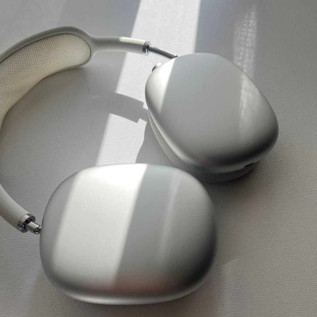 半額以下】AirPods Max シルバー ※全正規付属備品付き - メルカリ