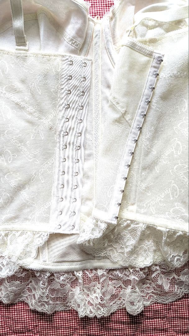 シャンデール補正下着スリーインワン D90 ボディスーツ - メルカリ