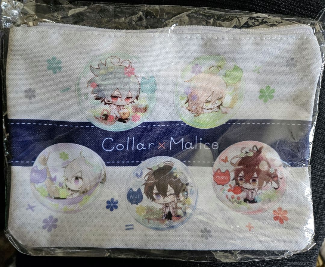 Collar×Malice ふわふわチャーム付きポーチ&ひし形缶バッジ カラマリ