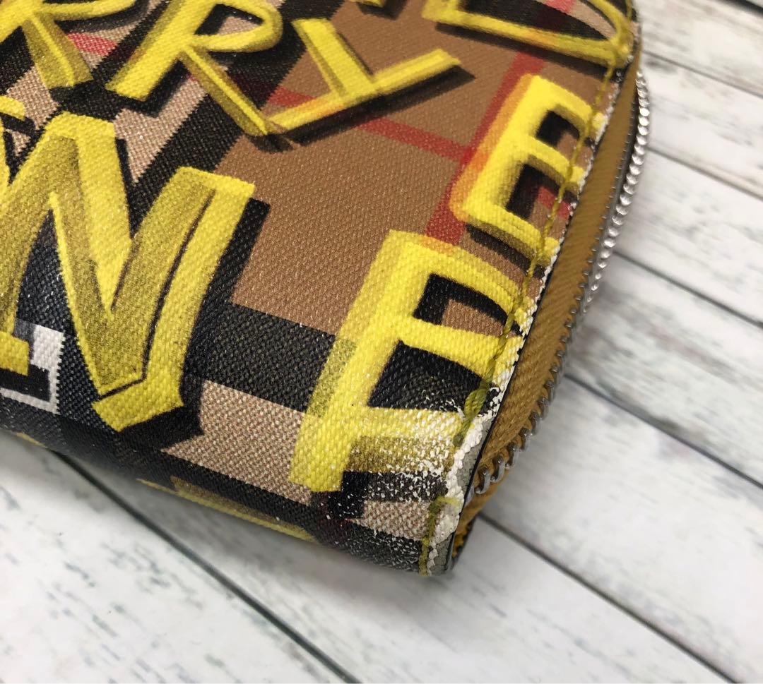 BURBERRY バーバリー グラフィティ 長財布 5738 - メルカリ