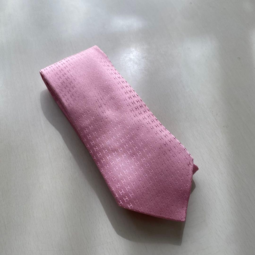 HERMES シルクネクタイ H総柄 ピンク - メルカリ