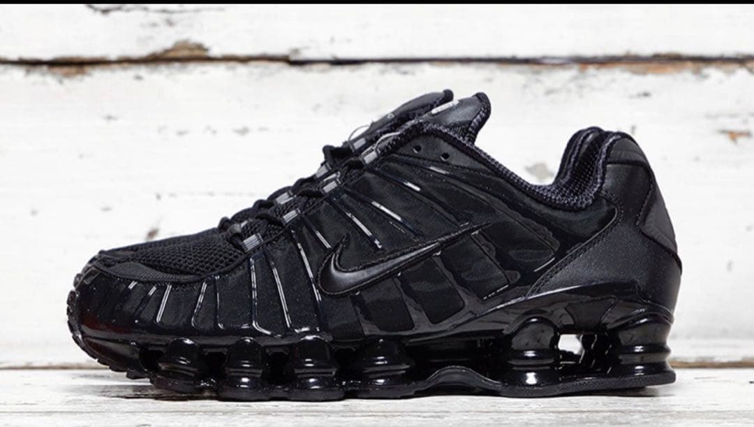 Nike Shox ブラック スニーカー 27.5cm - メルカリ