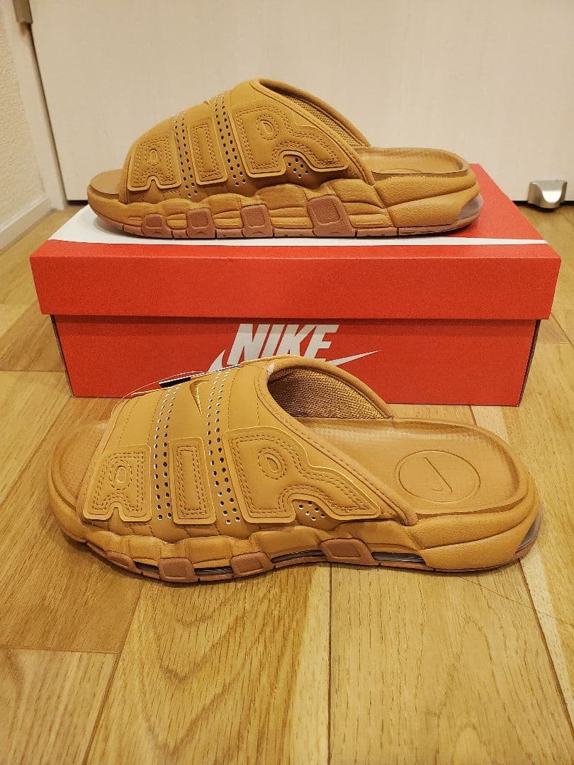 【送料込み】ナイキ エアモアアップテンポ スライド フラックス　26.0cm