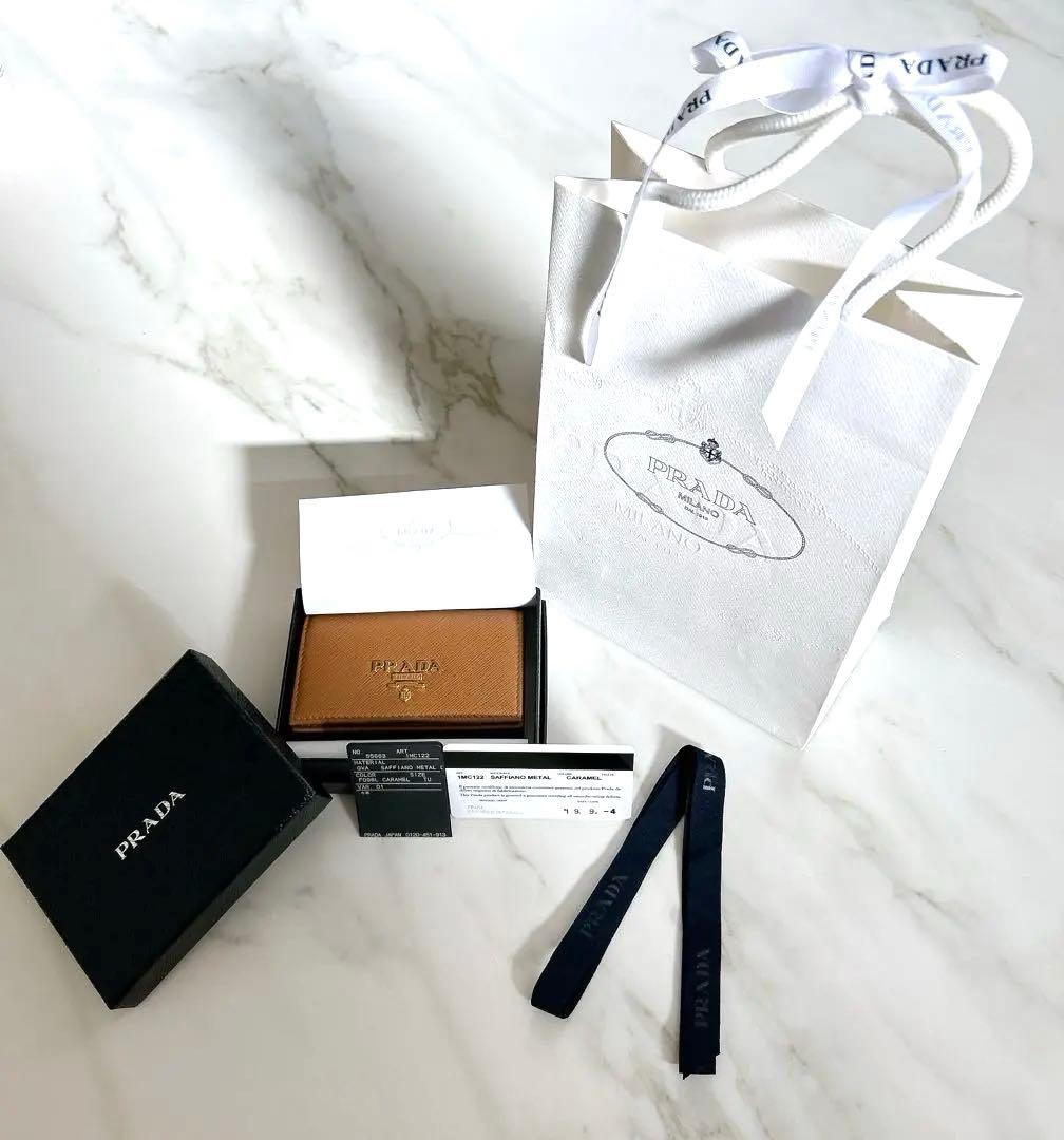 【新品未使用品】PRADA サフィアーノ　名刺入れ　カードケース ☆関税込☆PRADA☆プラダ サフィアーノ 名刺入れ カードケース (PRADA