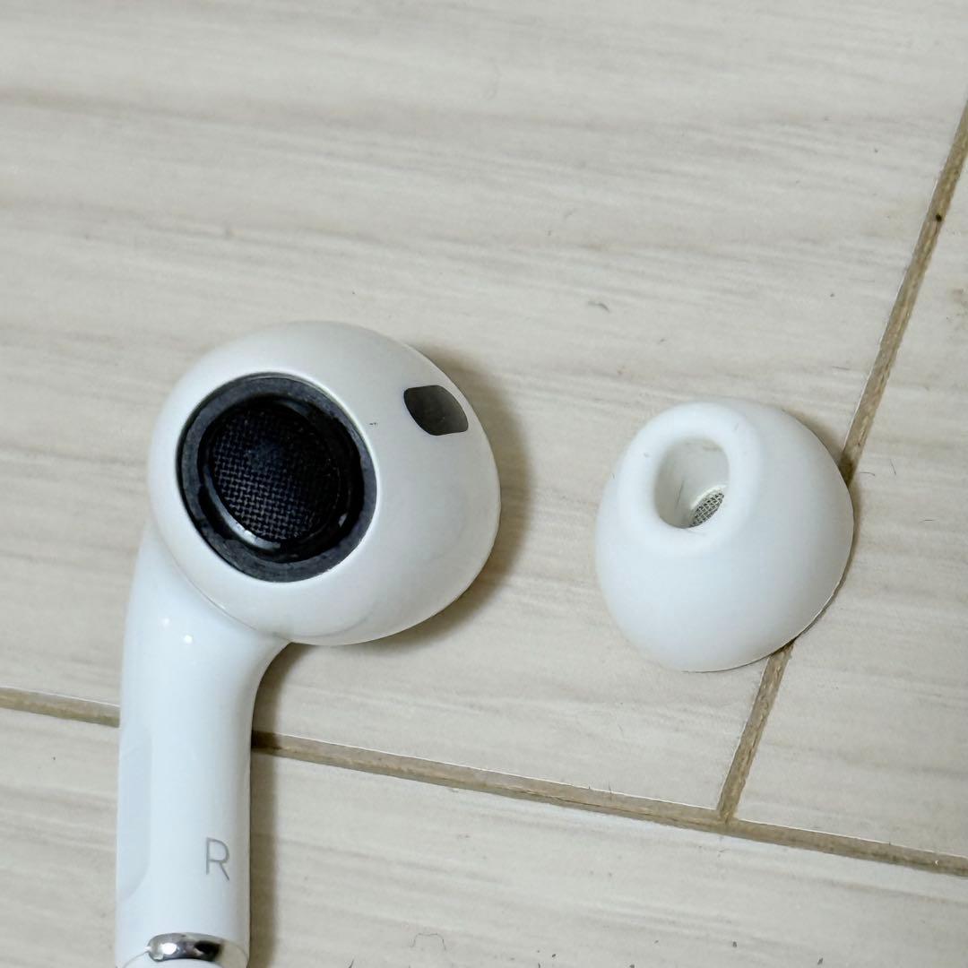 AirPods Pro（第2世代） 右耳 A2698 Apple正規品美品 - メルカリ
