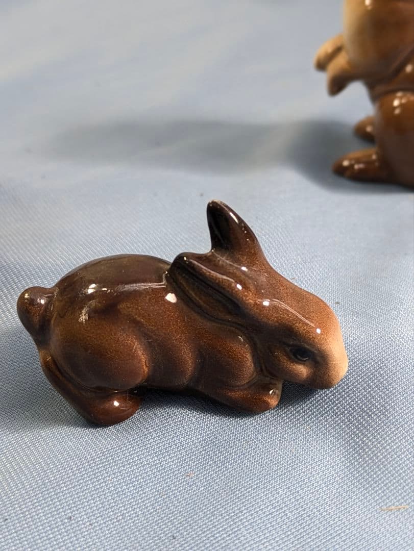 イギリス アンティーク 陶器製 ウサギ 置物 3点セット - メルカリ