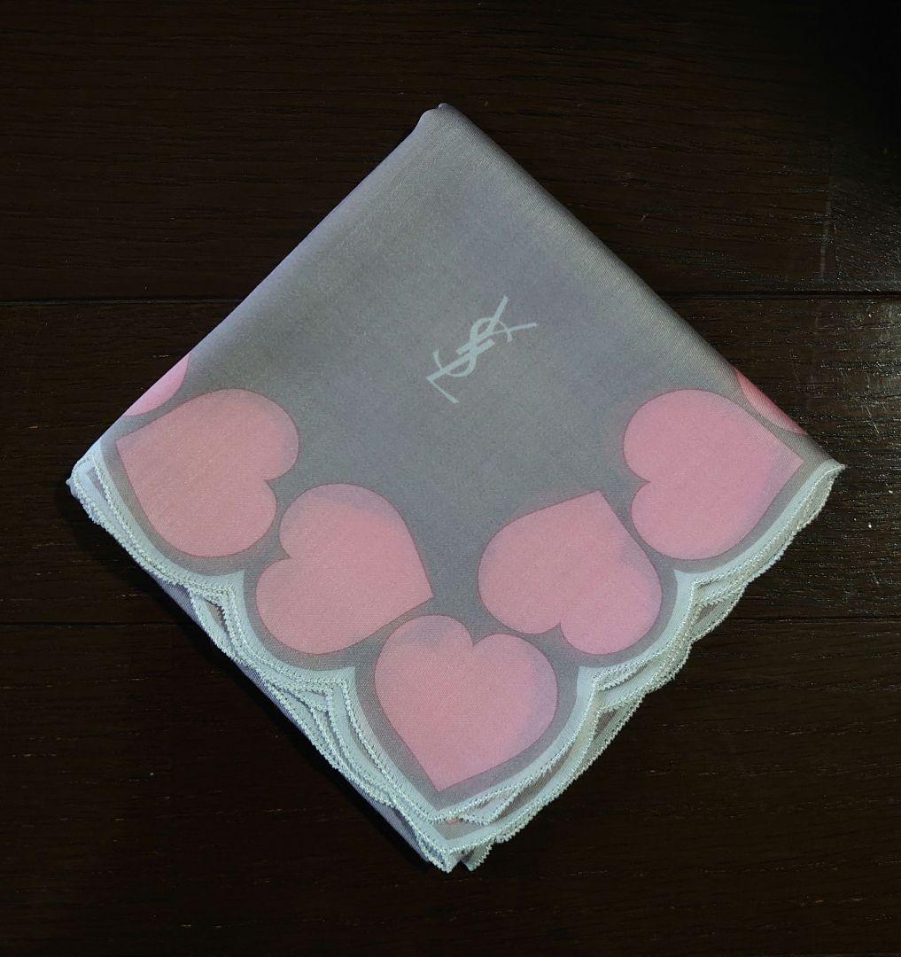 新品☆イブサンローラン ハンカチ ハート♡ - メルカリ