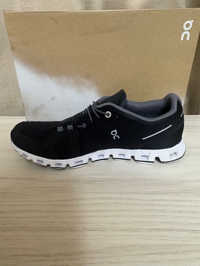 靴 On Cloud Black | White 26.5cm