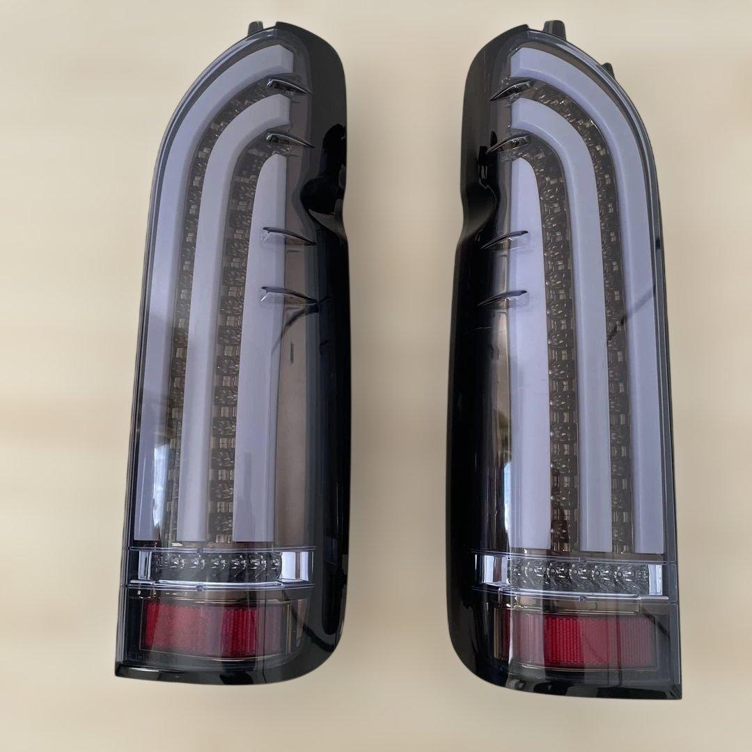 中古品トヨタ・ハイエース200系 LED TAIL LAMP 左右セット 200系 ハイエース 4型 5型 6型 7型 8型 純正ルック LED テール ランプ