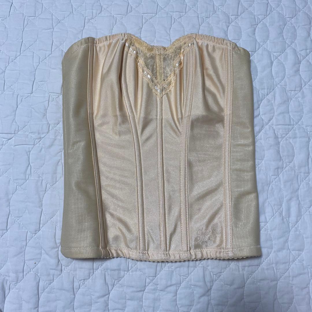 フォーシスアンドカンパニー グラマラスビスチェ38 ガードル 76 - メルカリ