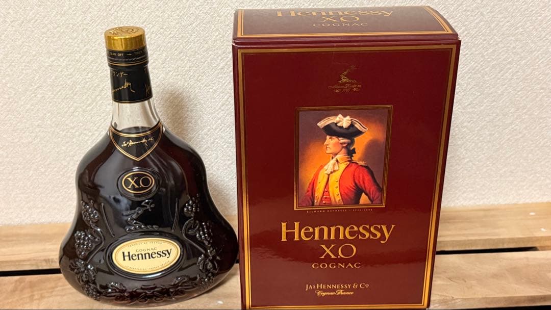 Hennessy XO Cognac 箱入り　金キャップクリアボトル ヘネシー XO 金キャップ クリアボトル買取 | お酒買取専門店リカスタ