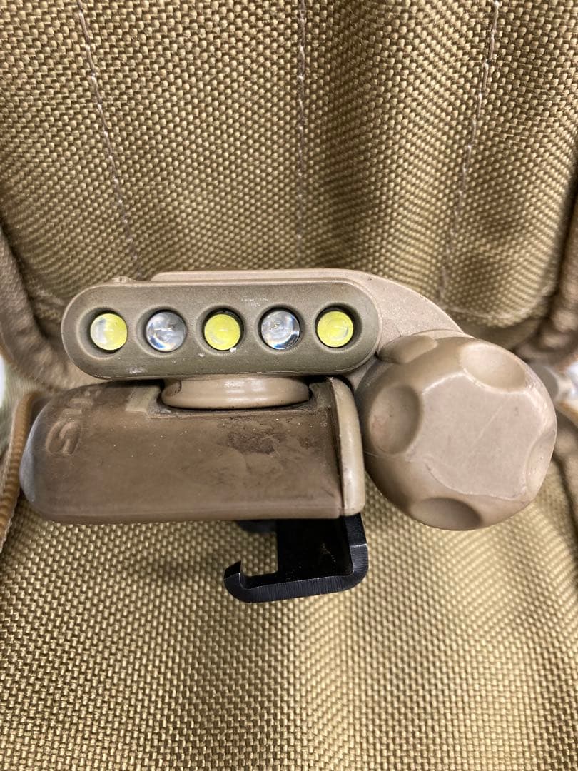 ひ*ー様 SureFire HL1-A-TN LED ヘルメットライト 米軍放出 - メルカリ