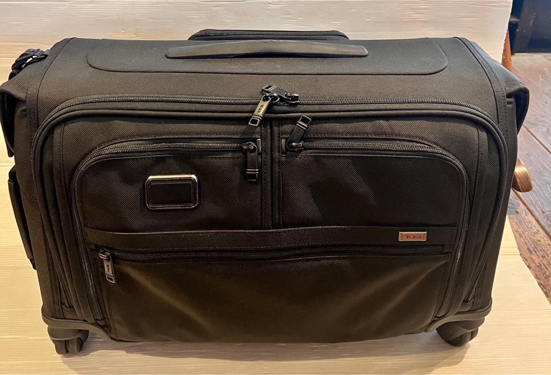 TUMI　トゥミ　キャリーケース　ガーメント　4ウィール　キャリーオン　旅行 トゥミ TUMI インターナショナル・エクスパンダブル・4ウィール