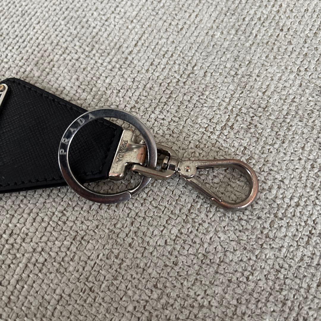 PRADA サフィアーノ キーリング トライアングル プラダ ブラック