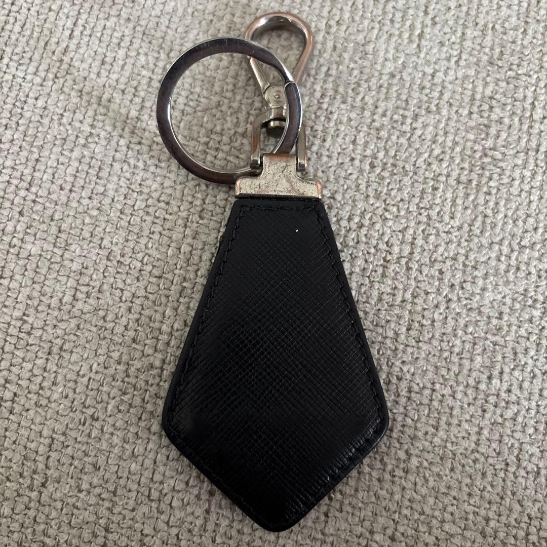 PRADA サフィアーノ キーリング トライアングル プラダ ブラック