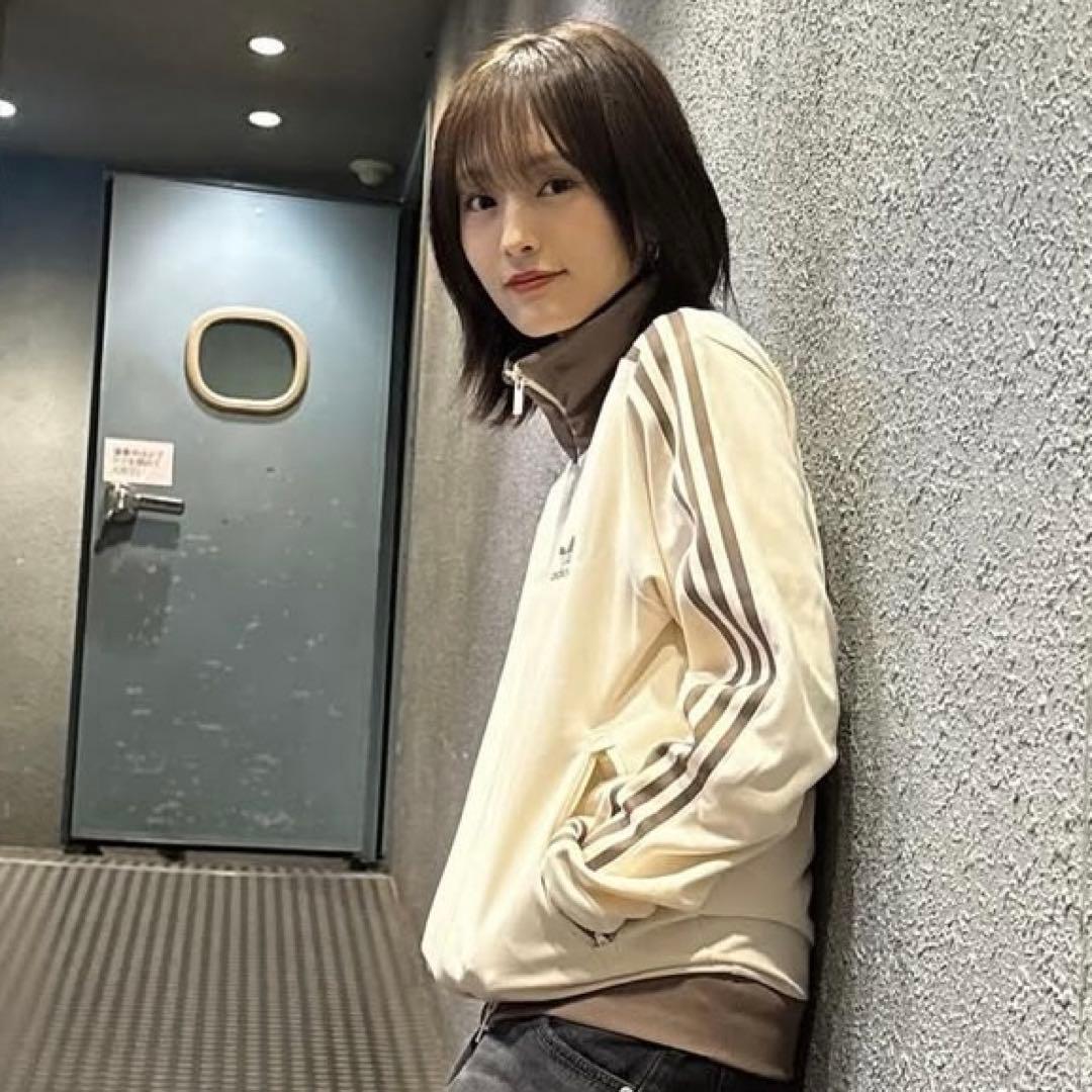 新品XS⭐️adidasトラックジャケット 刺繍 ベージュ×モカブラウン