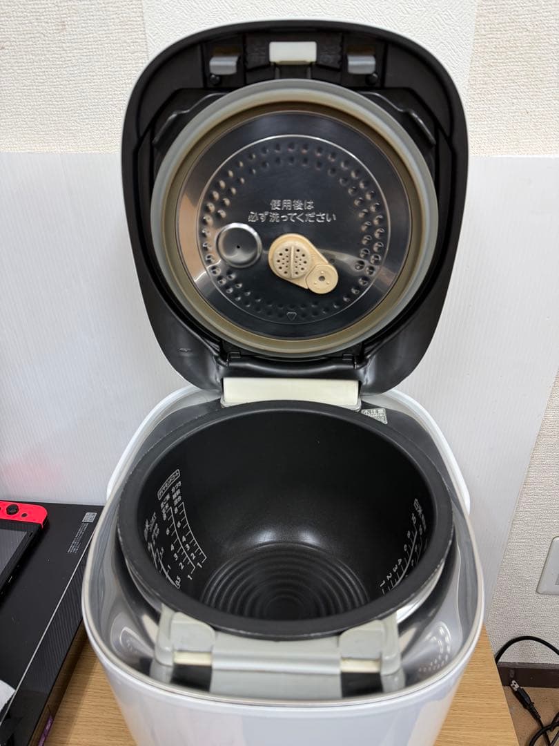 TOSHIBA 真空圧力IHジャー炊飯器RC-18VSN 1.8L 2019年製