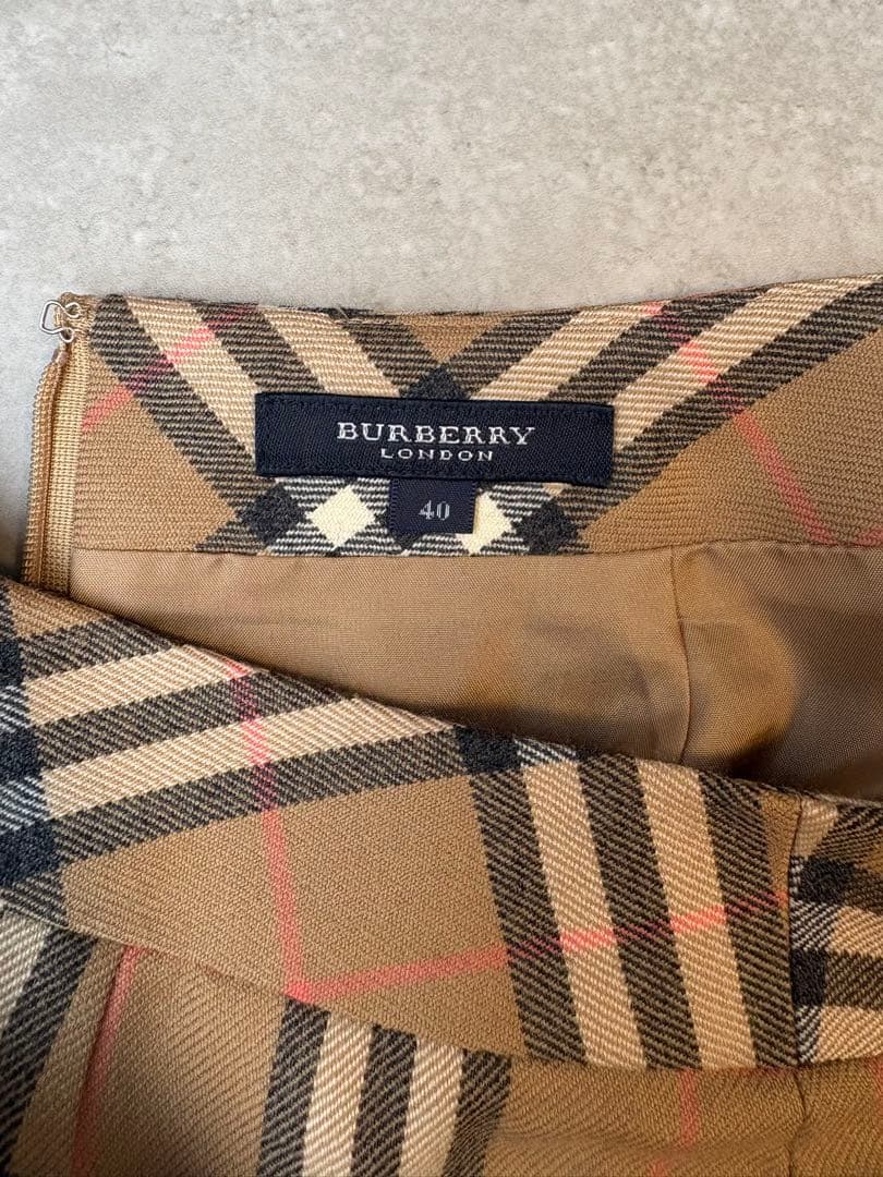美品】バーバリーロンドン ノバチェック ウールスカート 40 ホースロゴ
