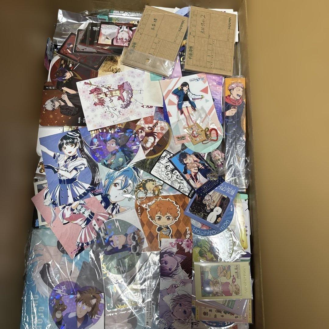 ノンジャンル グッズ アニメ アイドル まとめ売り 140サイズ 650点