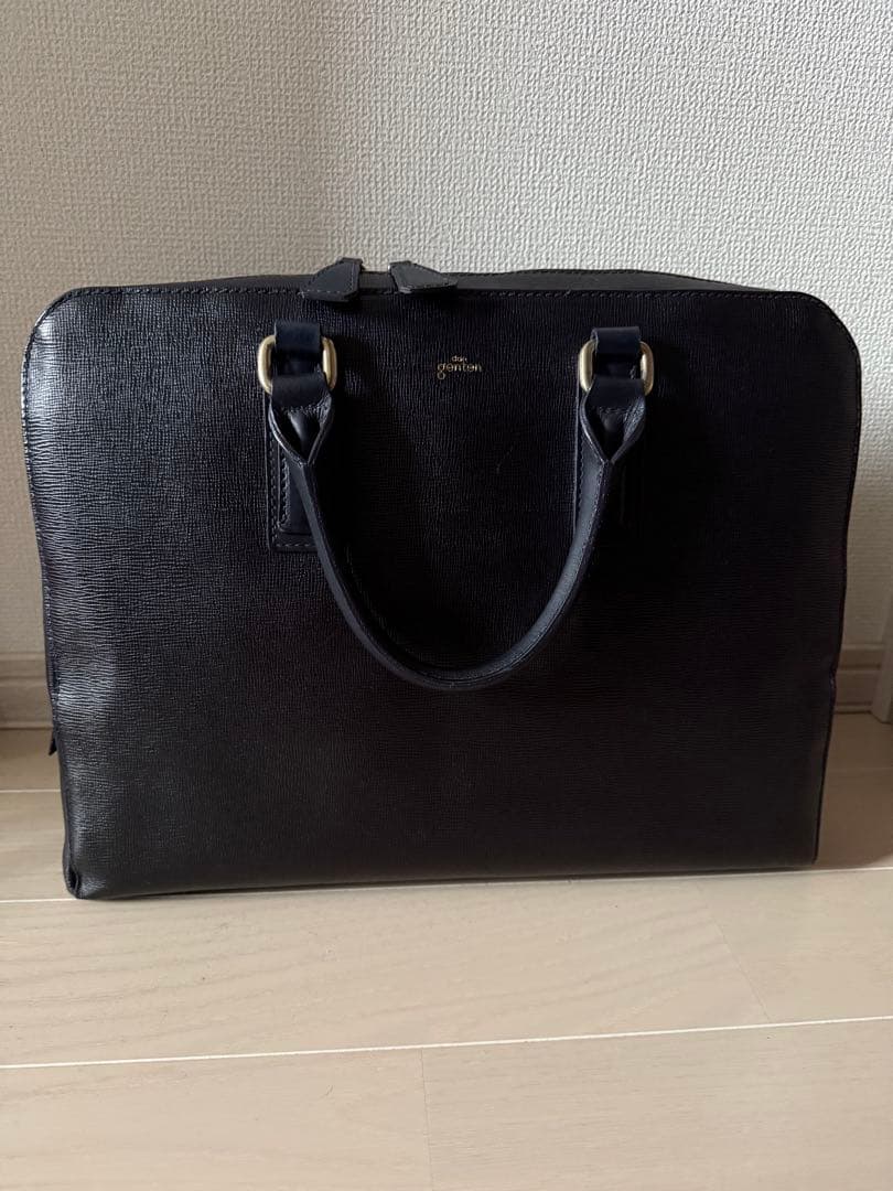 genten レザーブリーフケース ネイビー MacBook 13収納可 サステナシュリンクレザー] ブリーフケースcolor：ネイビー – BROOKLYN