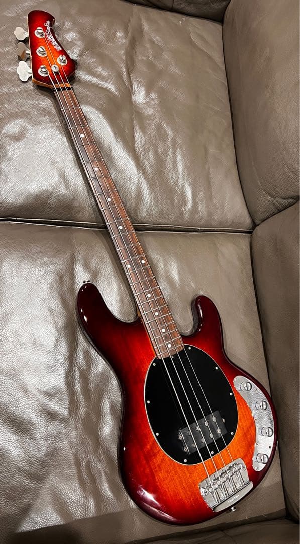 【レア＆訳アリ価格！】MUSICMAN StingRay \"Limited\"