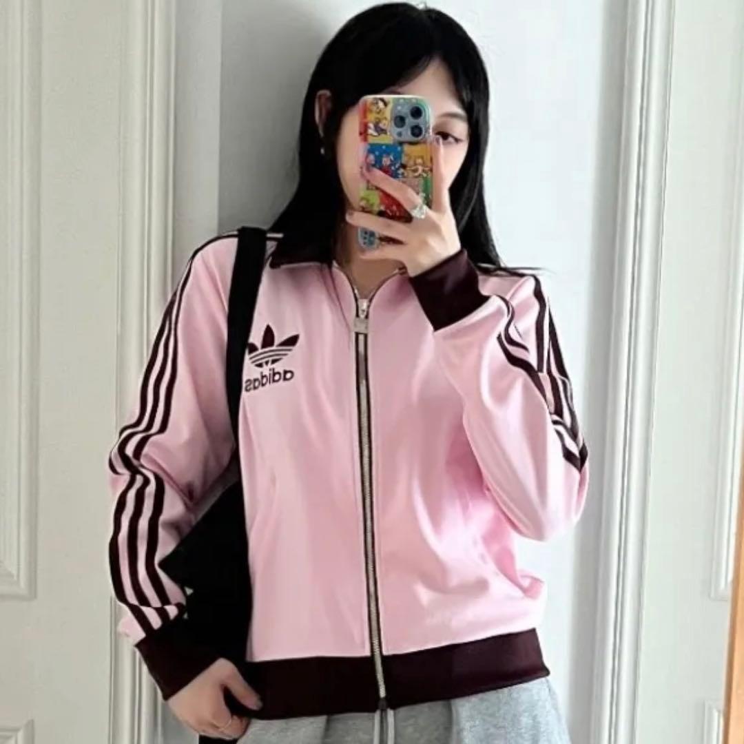 新品L⭐️韓国限定 adidas トラックジャケット 刺繍ロゴ ピンク