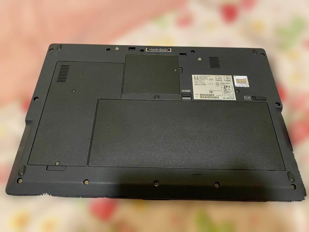 令*和様 〔備品〕 格安パソコン LIFEBOOK U758／S FMVU150 - メルカリ